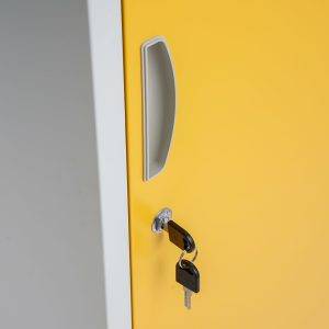 Metal locker with lock and internal accessories available in 5 colours-key lock detail